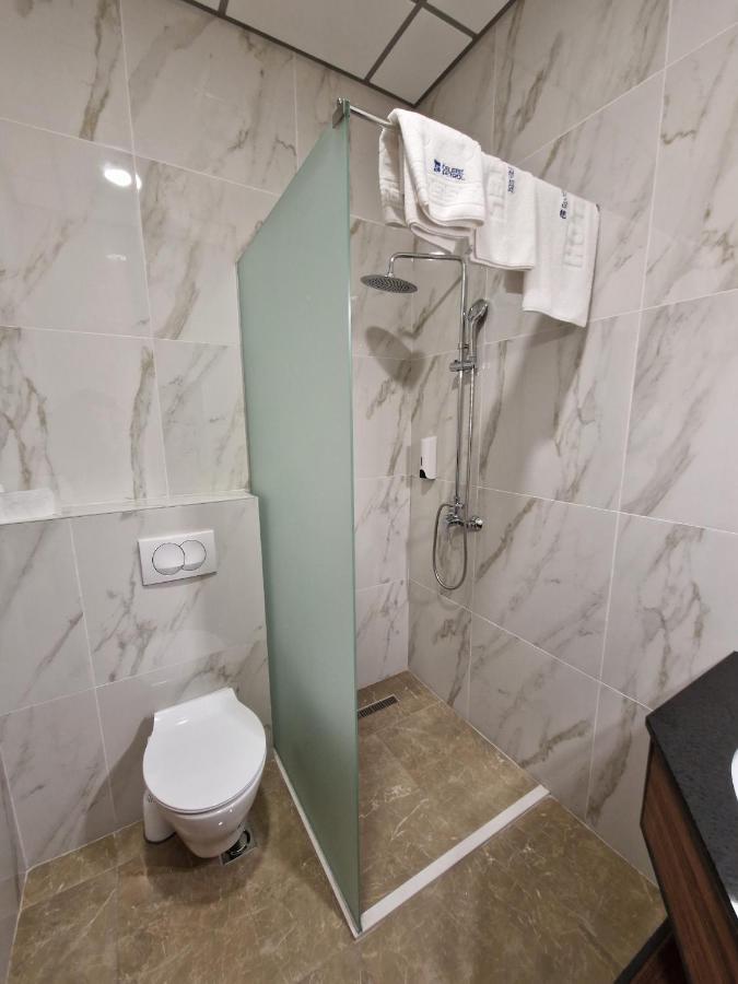 Motel Celebic Mitrovici  Eksteriør bilde